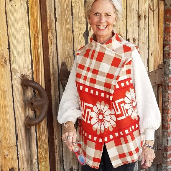 New Women's Woven Fleece Vest - Aponi - Red Plaid- Short standard length - Picture 1 of 5